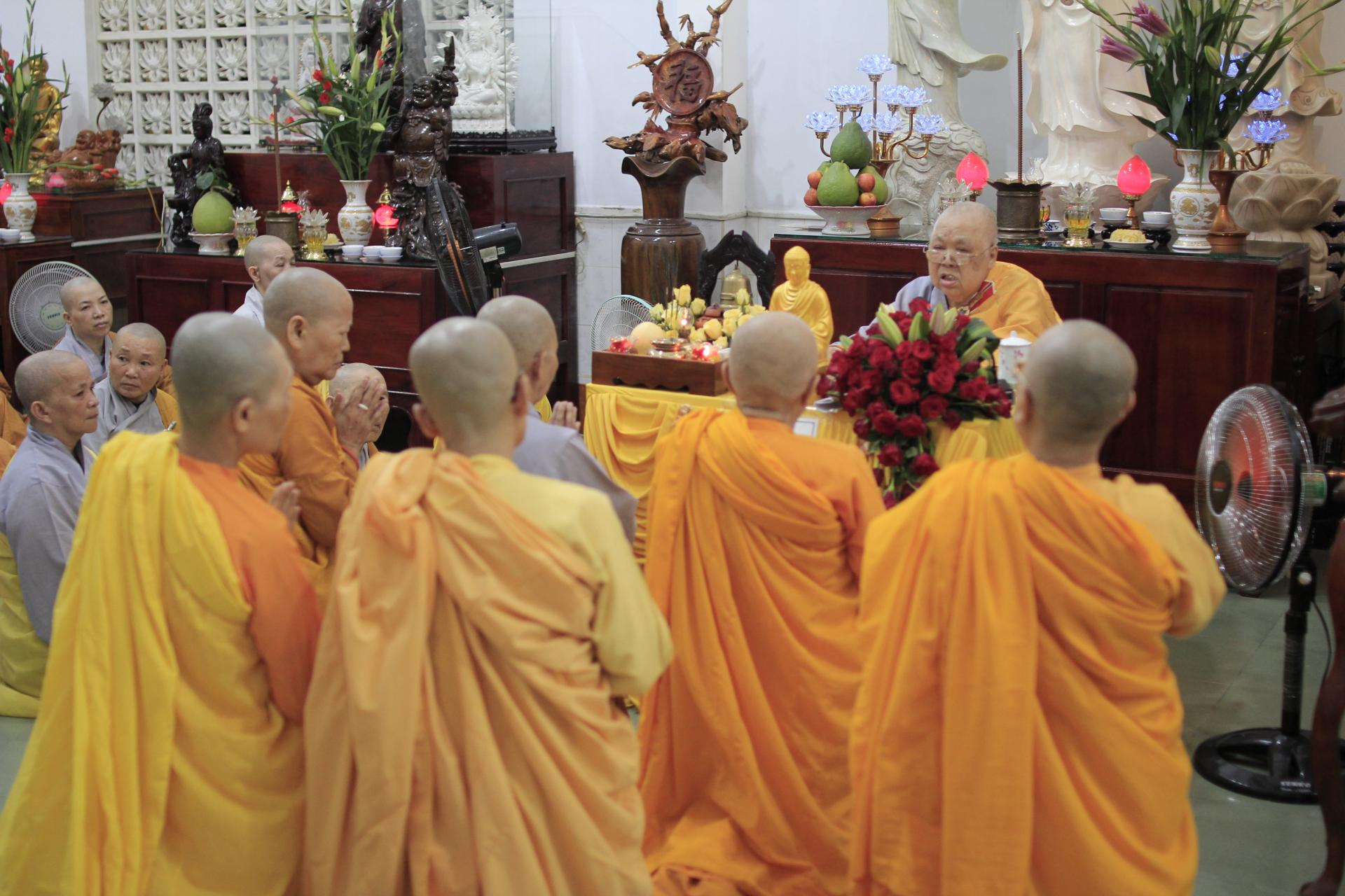 Đức Thầy Huệ Giác - Cội Tùng Ni Giới Liên Tông Tịnh Độ Chứng Minh Lễ Tự Tứ Và Lễ Xuất Gia